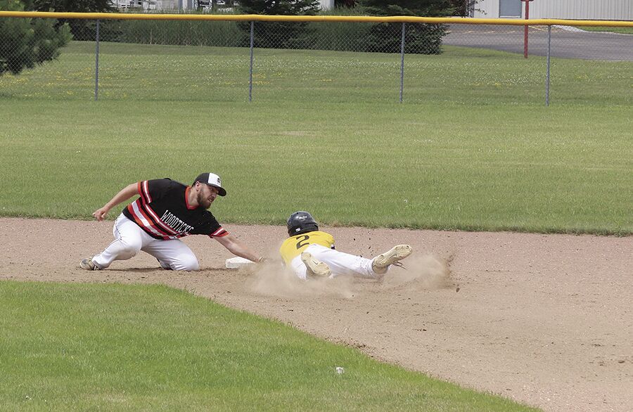 Poirer Tags Runner At Second
